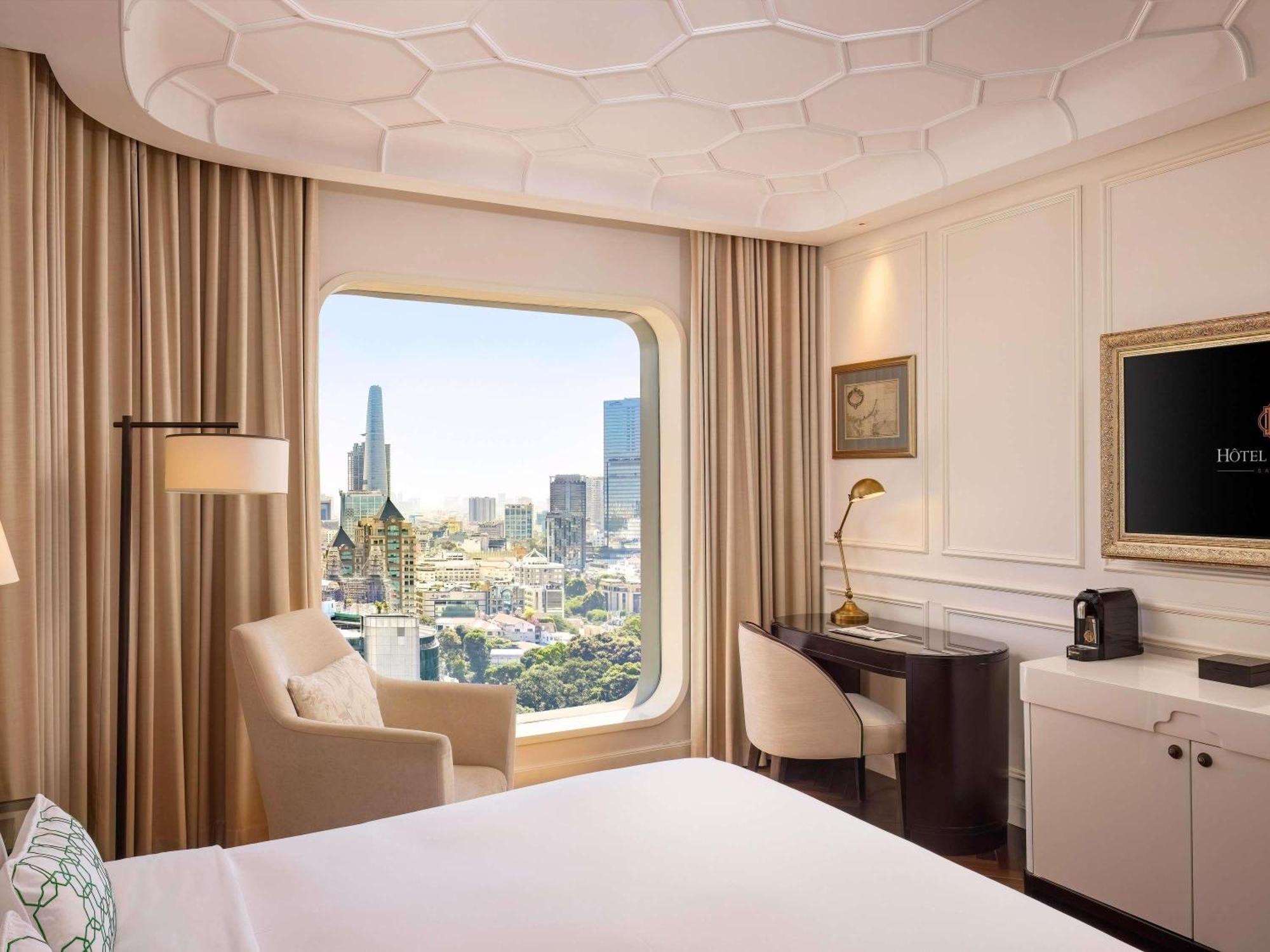 Deluxe Room, 1 King Size Bed, City View